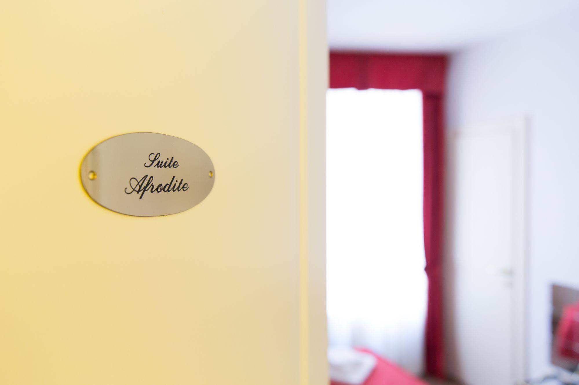 Best Suites Pantheon Rzym Zewnętrze zdjęcie